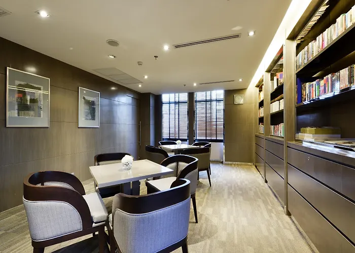 Centre Point Chidlom Отель 4*