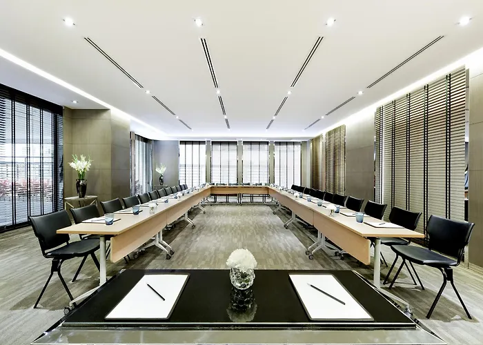 Centre Point Chidlom 4*