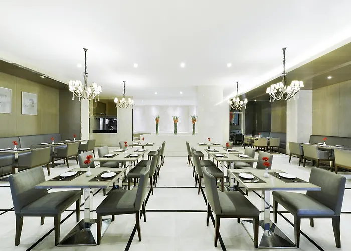 Centre Point Chidlom 4* Бангкок