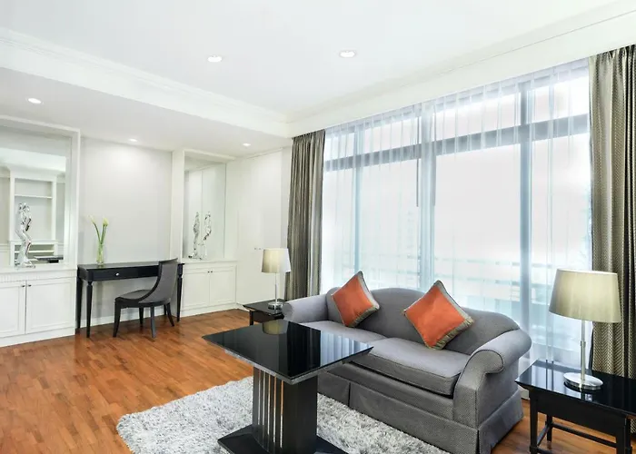 Centre Point Chidlom 4*