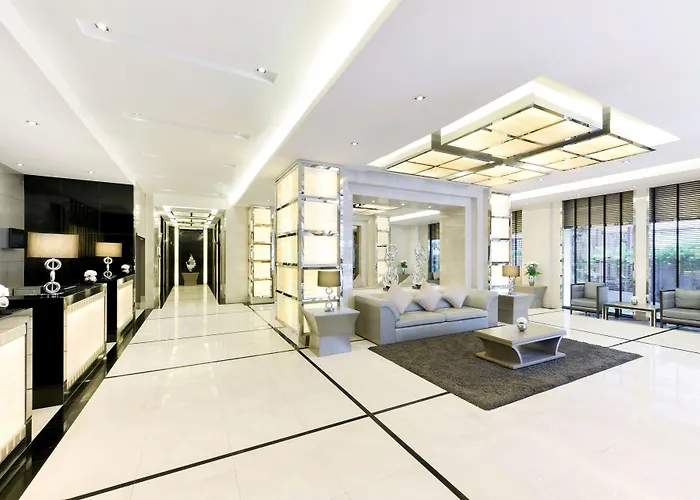 Centre Point Chidlom Отель 4*