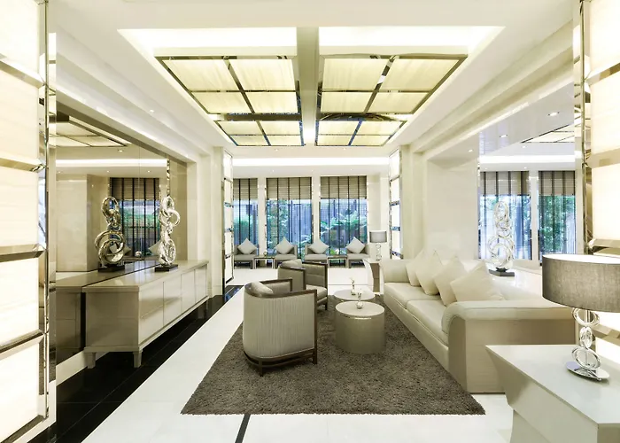 Centre Point Chidlom Отель 4*