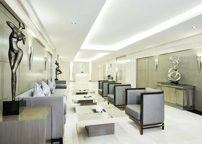 Centre Point Chidlom Отель 4*