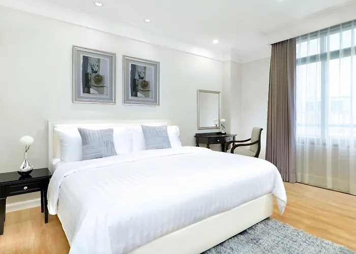 Centre Point Chidlom 4*
