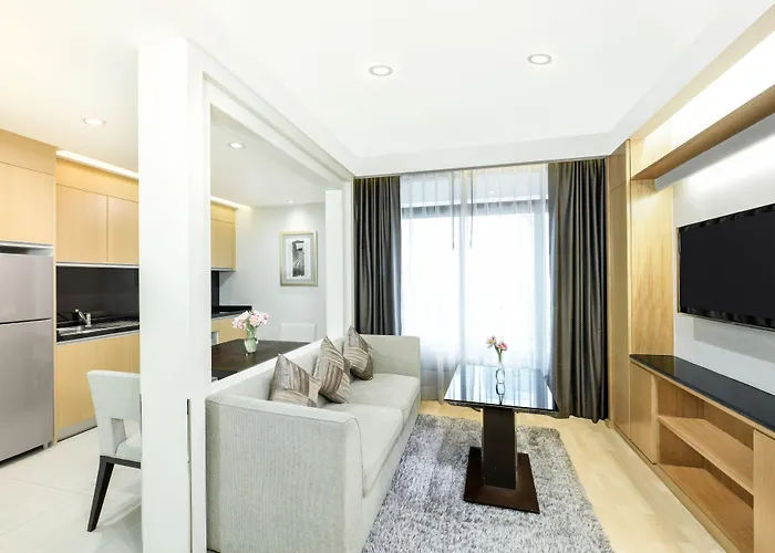 Отель Centre Point Chidlom