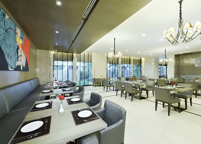 Centre Point Chidlom Отель 4*