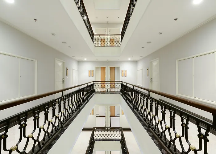 Centre Point Chidlom Отель 4*