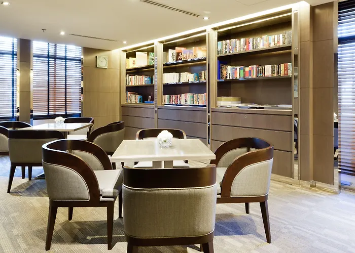 Centre Point Chidlom Отель 4*