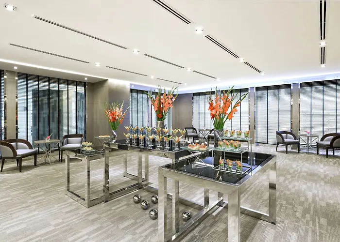 Отель Centre Point Chidlom 4*