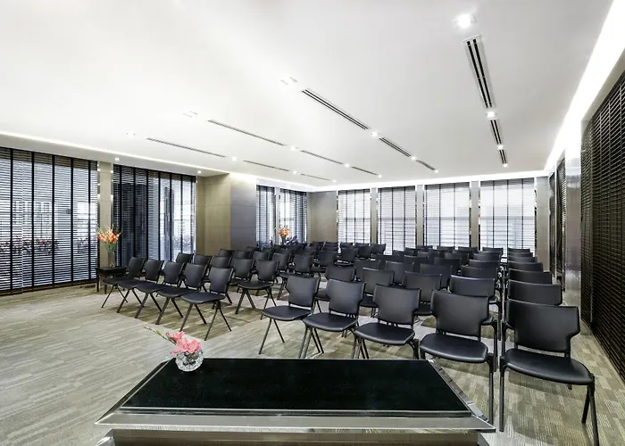 Centre Point Chidlom 4* Бангкок
