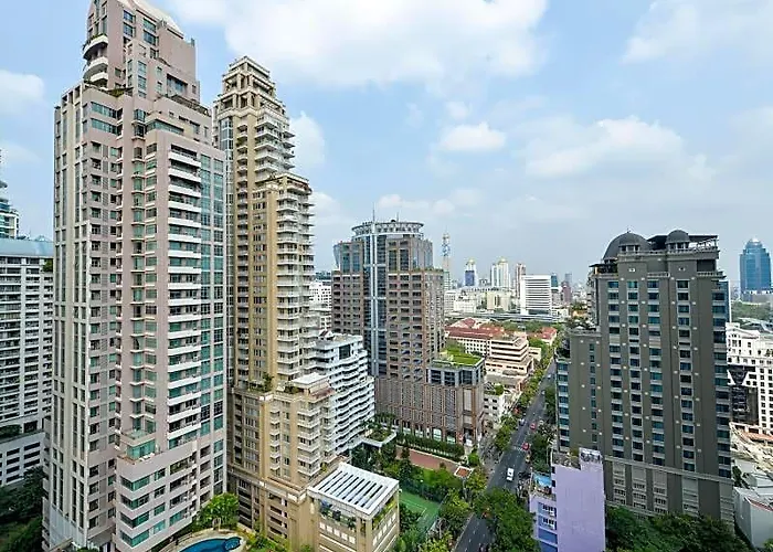Centre Point Chidlom Hotel
