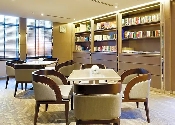 Hotel Centre Point Chidlom 4*